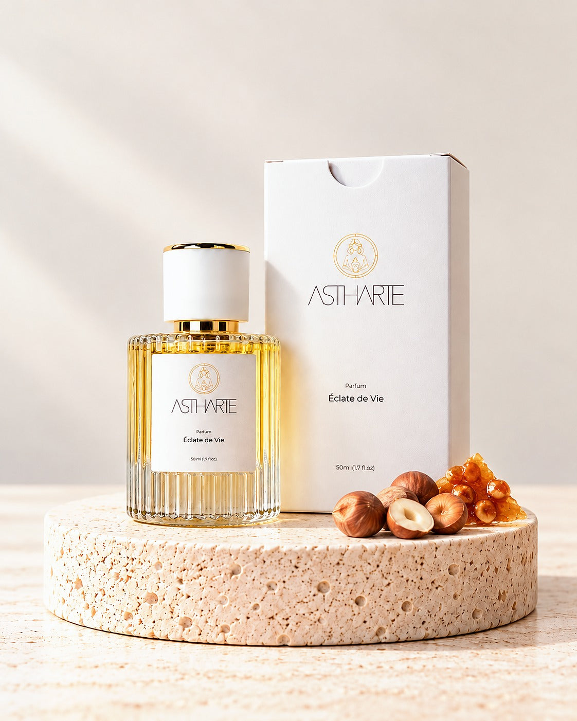 Parfum Éclate de Vie Astharte 50 ml lângă cutia albă