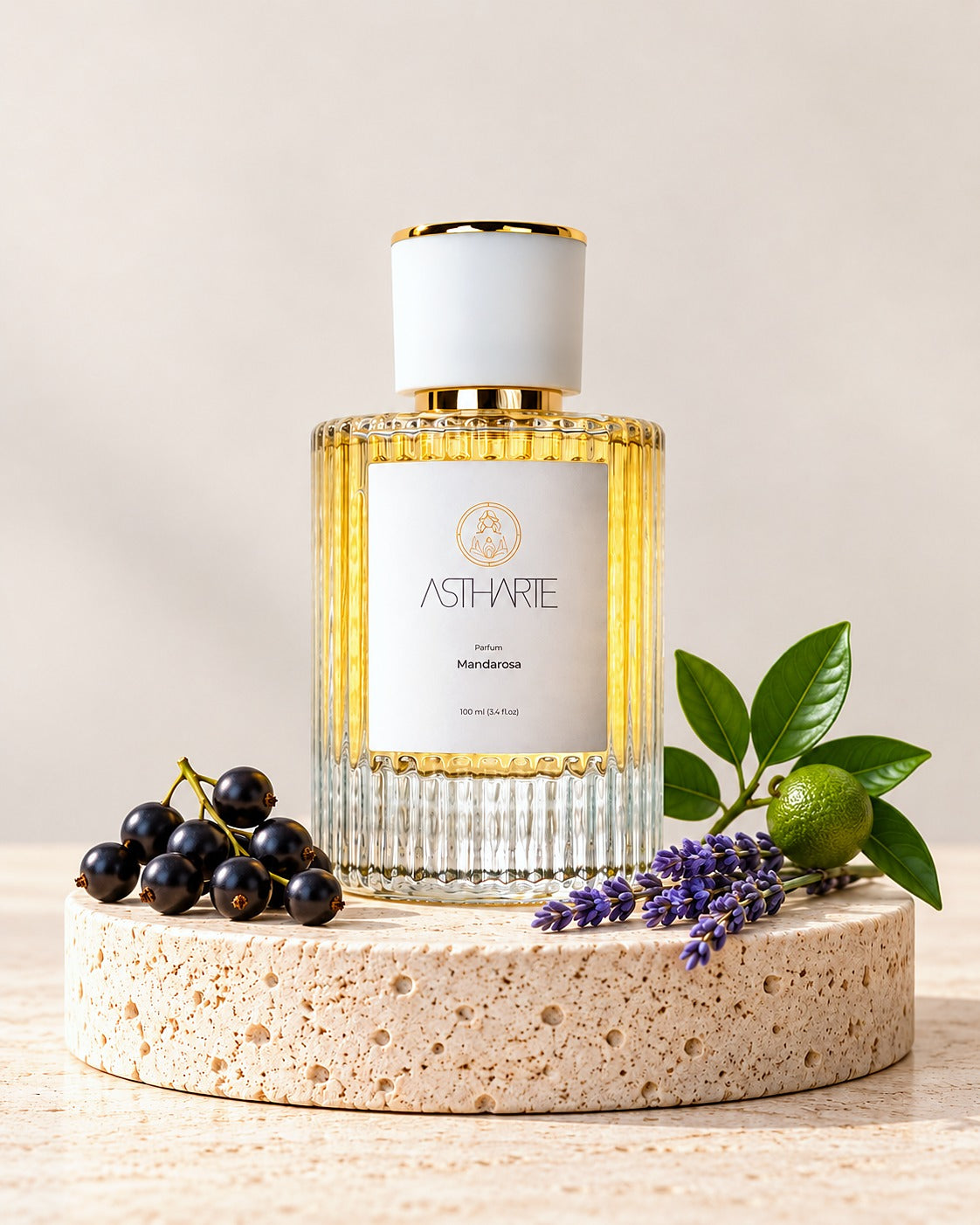 Parfum Mandarosa Astharte 100 ml pe piatră de travertin, cu coacăze negre, lavandă și crenguță de portocal amar