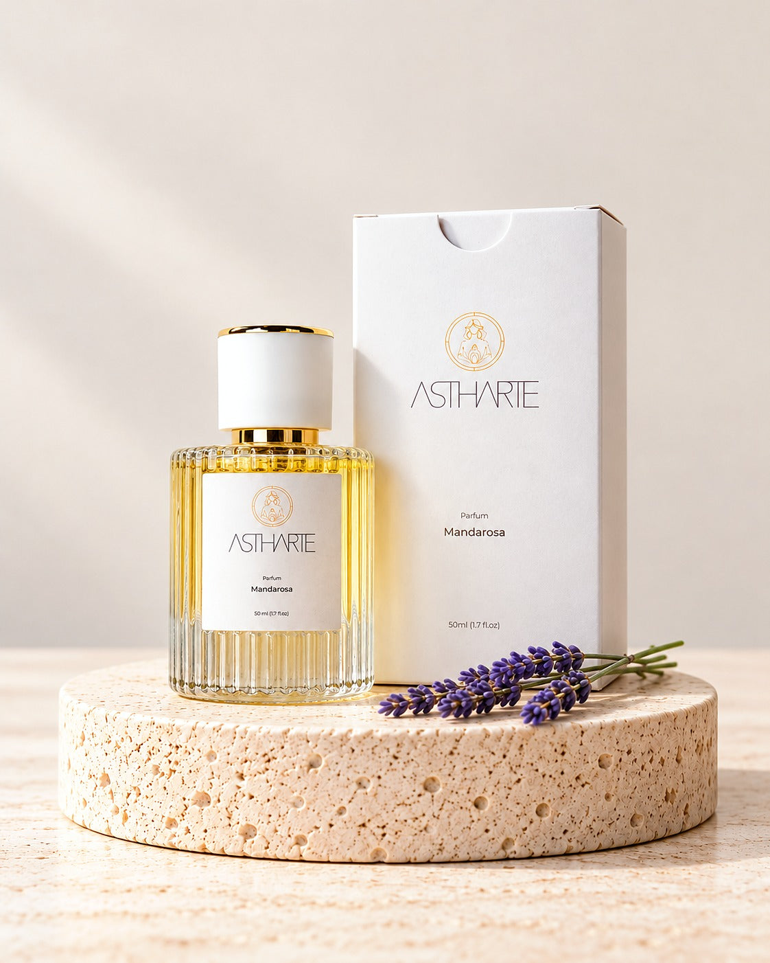 Parfum Mandarosa Astharte 50 ml lângă cutia albă