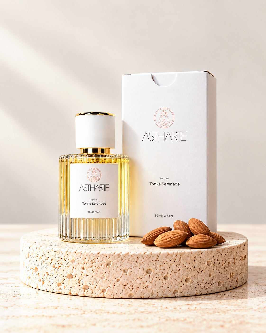 Parfum Tonka Serenade Astharte 50 ml lângă cutia albă