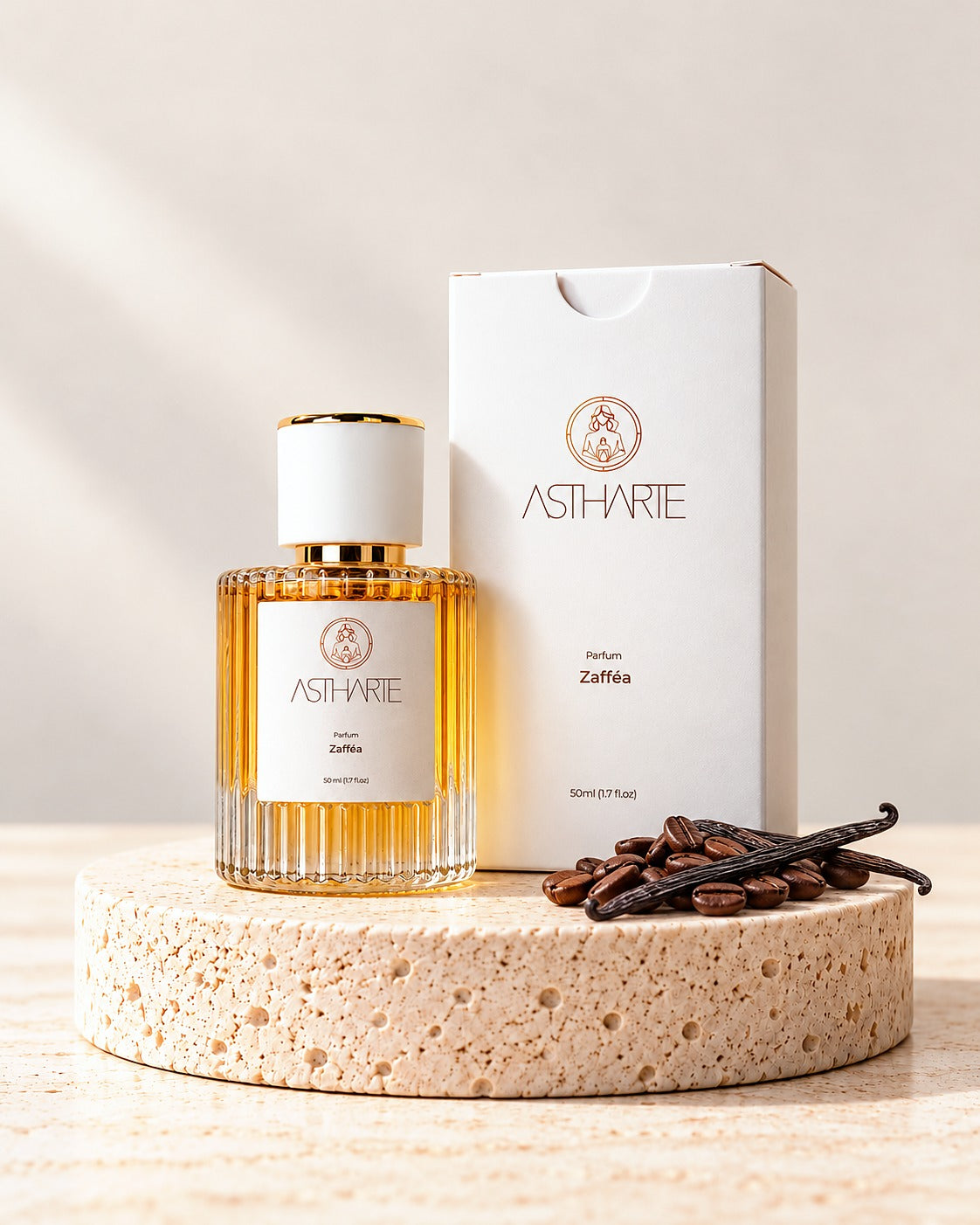 Parfum Zafféa Astharte 50 ml lângă cutia albă